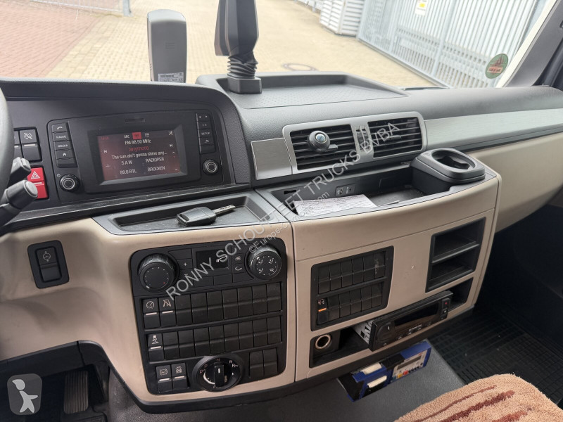 Vrachtwagen MAN TGL 12.220 4X2 BL TGL 12.220...