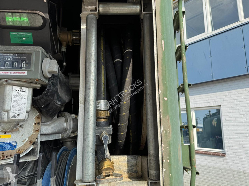 شاحنة Volvo 6X4 Robson-Drive + TANK 14.000 LITER