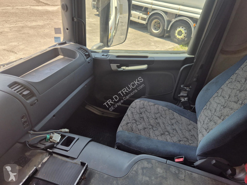 شاحنة Scania P280 FUEL / CARBURANT 00L - 4 COMP...