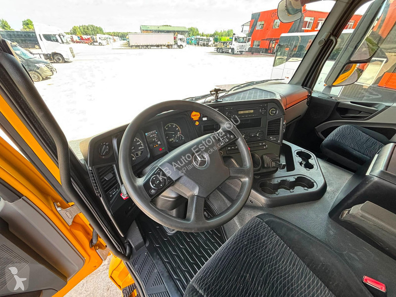 شاحنة Mercedes 1824 4x2 BOX L=7757 mm