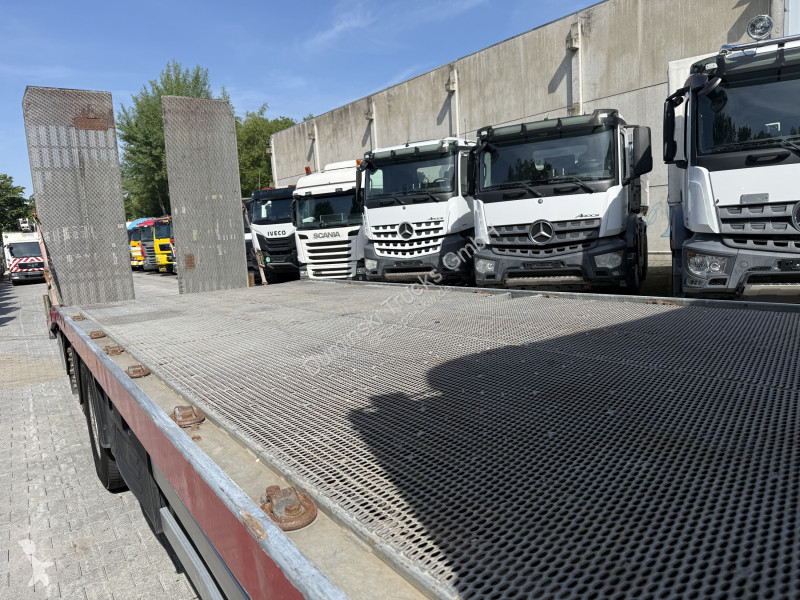 Nosič strojů Mercedes MP4 2532 6X2...