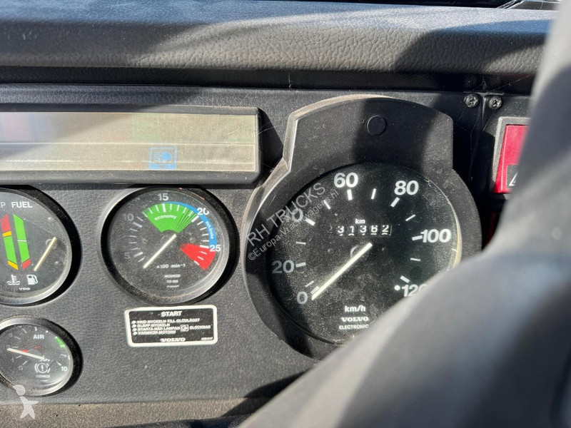 شاحنة Volvo 6X4 Robson-Drive + TANK 14.000 LITER