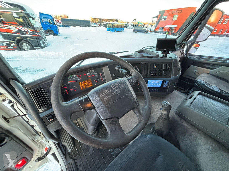 شاحنة Volvo FM 300 6x6 FOR SALE AS CHASSIS / OY...