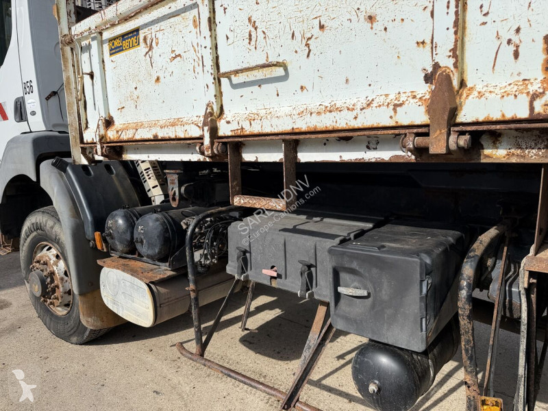 شاحنة Renault 370
