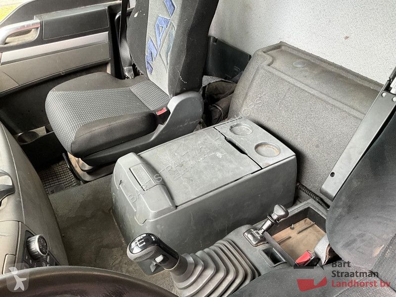 Lastbil MAN 10x8 bladvering, handgeschakeld met...
