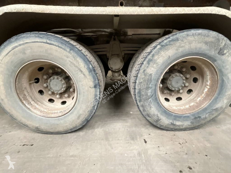 شاحنة Volvo 520 8X4