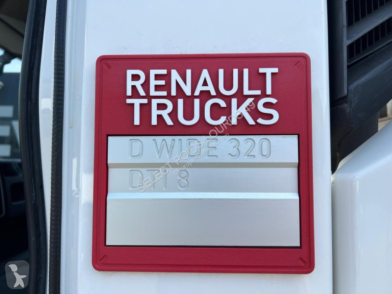 شاحنة Renault 320 6X2