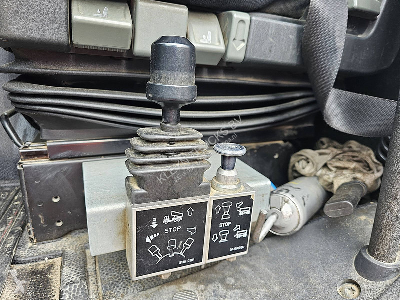 شاحنة Mercedes ACTROS MP3 6X4 HIAB 122B-2
