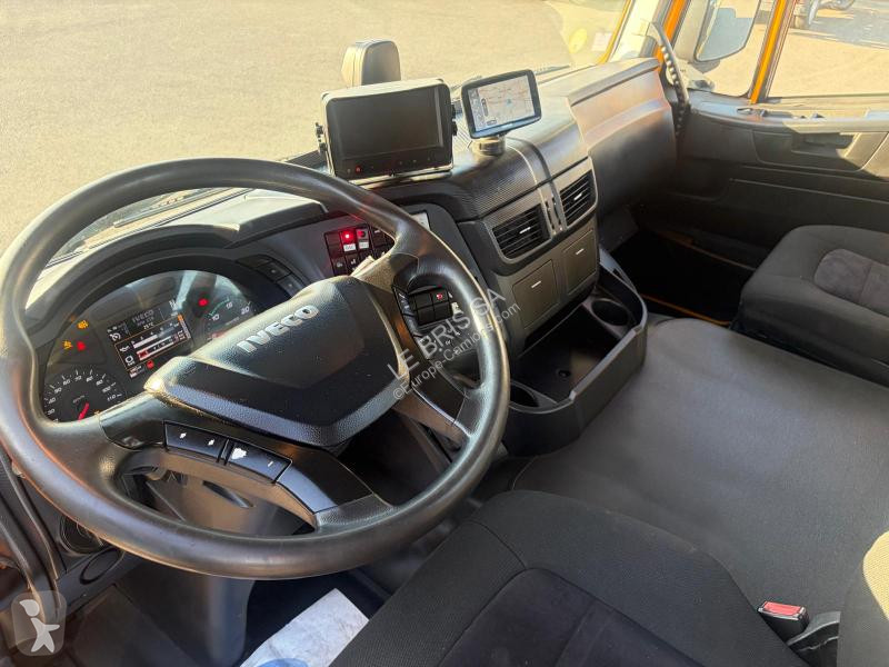 شاحنة Iveco 260S42