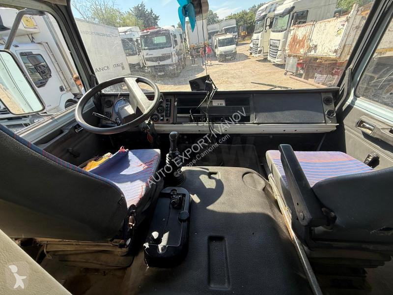 شاحنة Renault 230