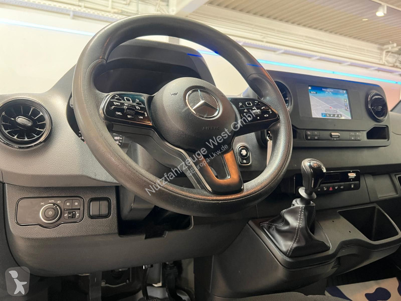 Mercedes 516...