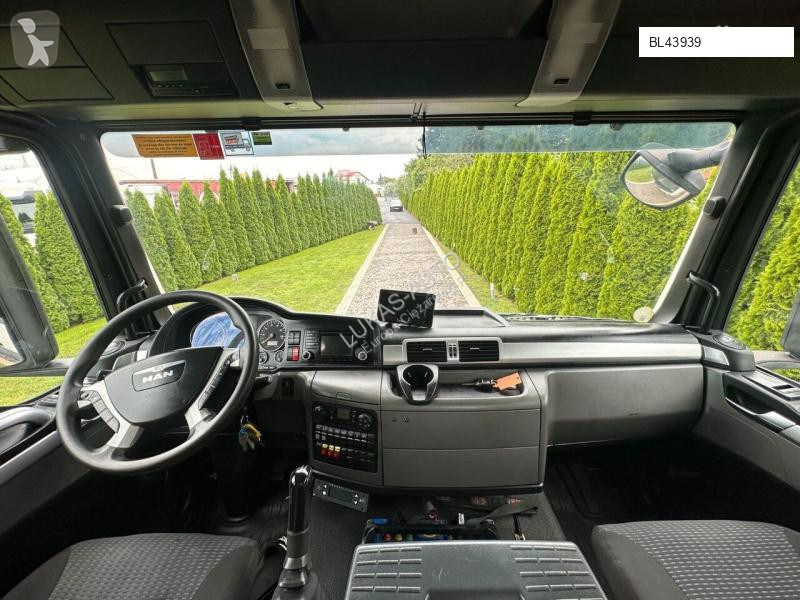 شاحنة MAN TGS 440 / 8x4 /CRANE HMF 1530/ TIPPER