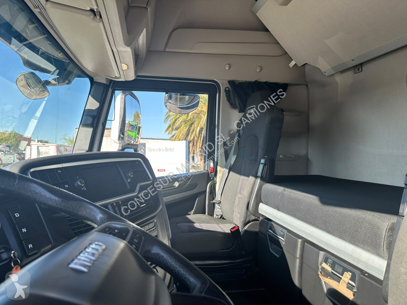 Camión Iveco S-Way AS440STP