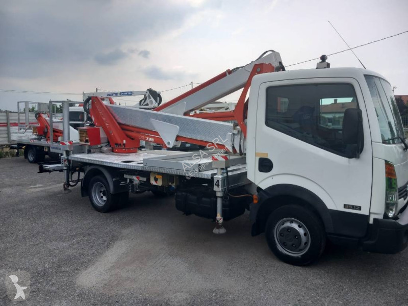 Camion Multitel MX 235