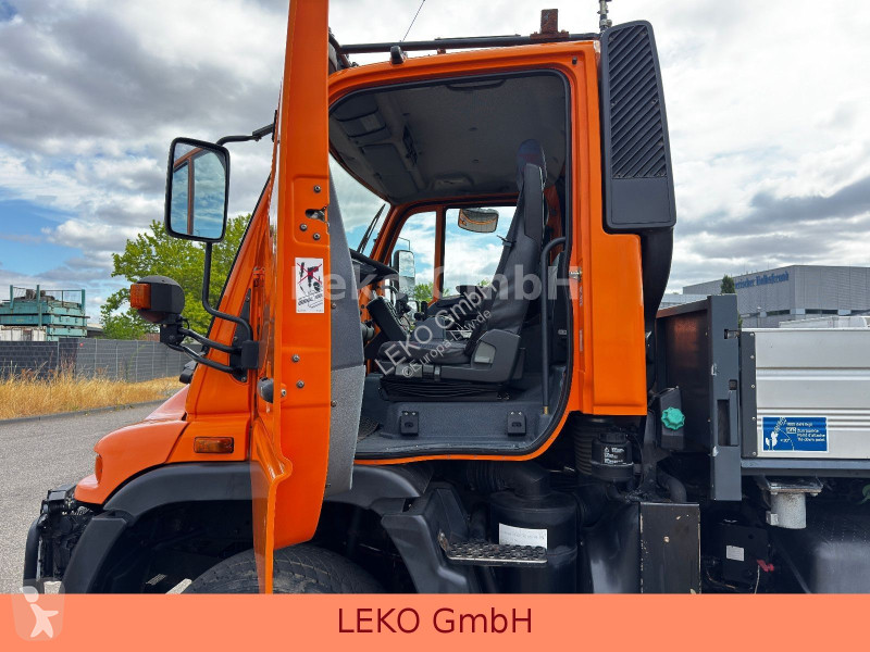 شاحنة Mercedes UNIMOG U400