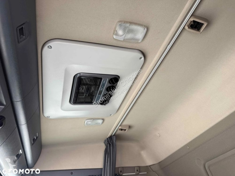 شاحنة Scania 490 CHŁODNIA THERMO KIN OŚ SKRĘTNA E6