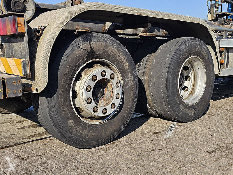 شاحنة DAF 85380 8X2 HIAB 195 E3