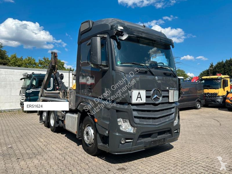 شاحنة Mercedes 2545