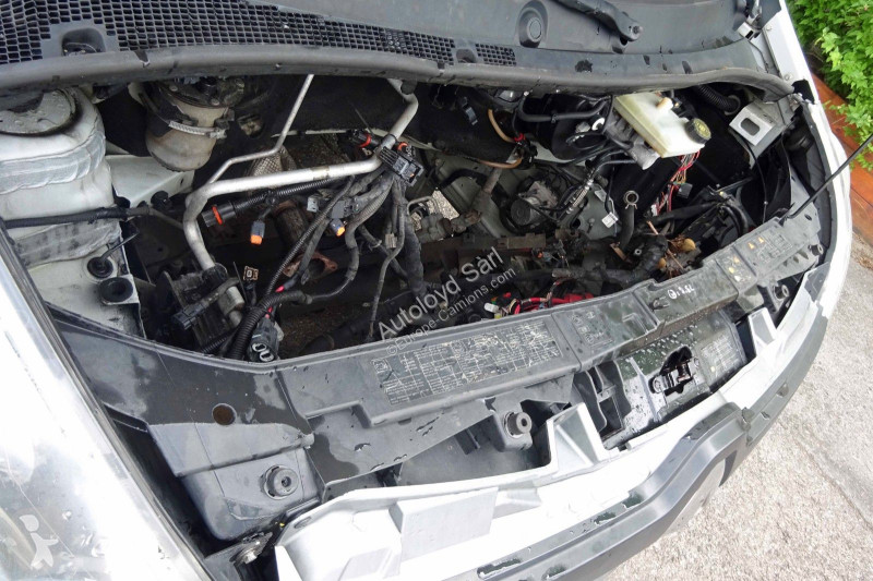 Camion Renault MASTER CAISSE 2,3 DCI 136