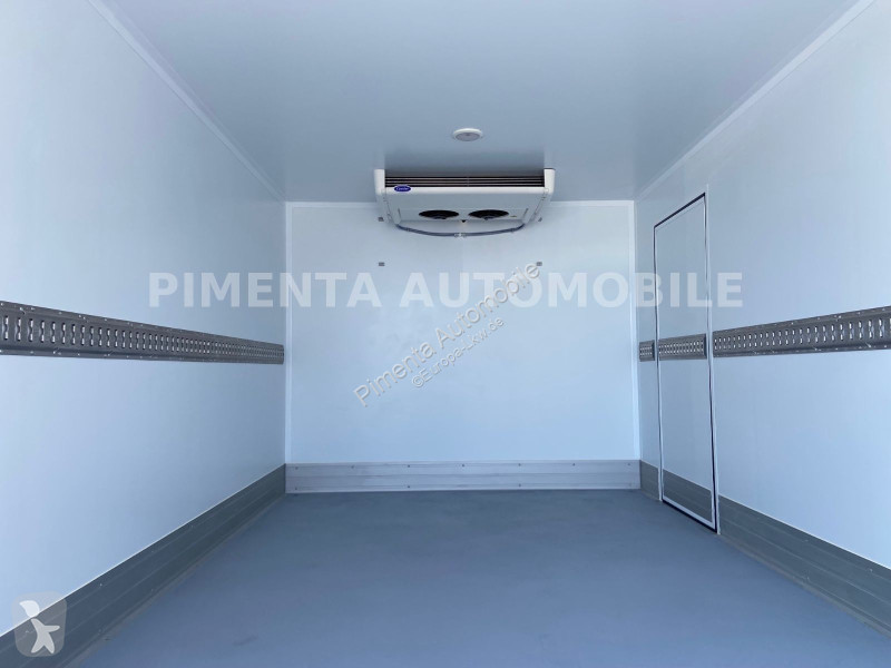 شاحنة Iveco 70C18A8P AUT LUF TK 2,46m BR LED...