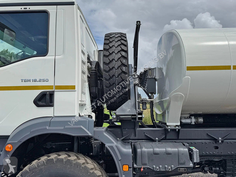 Camión MAN 18.250 BB Fuel Tank Truck (2 units)