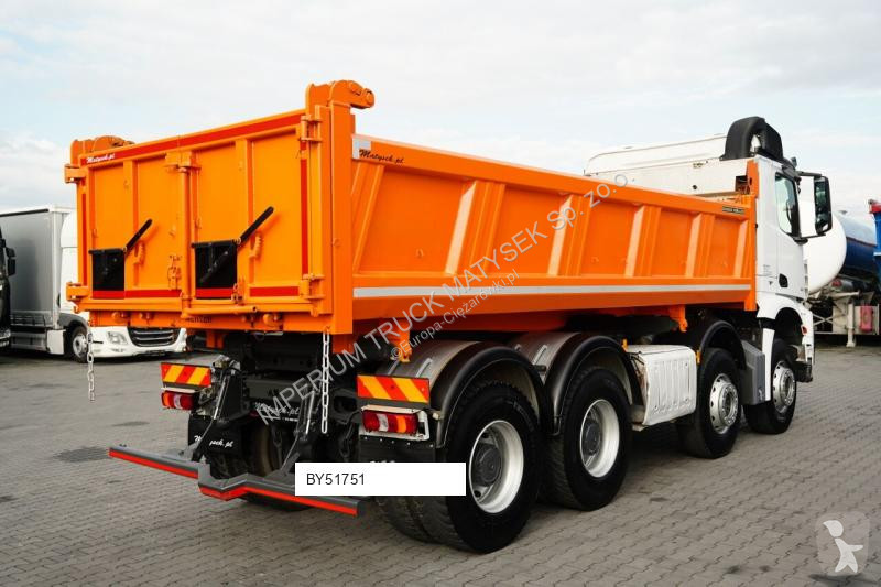 شاحنة Mercedes AROCS 3243