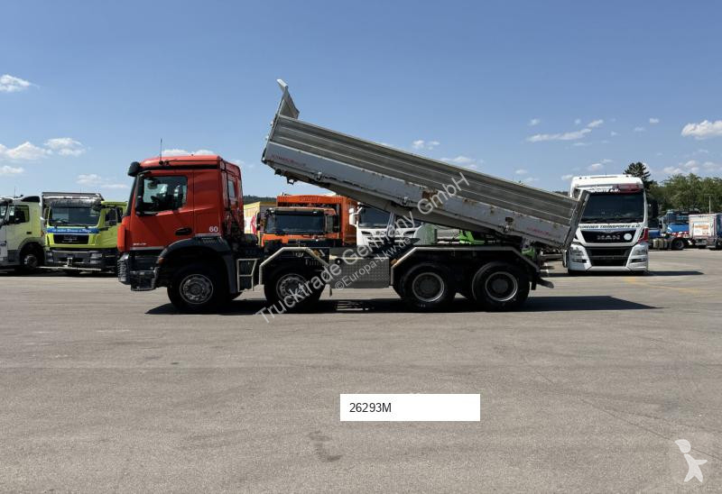 شاحنة Mercedes 3243
