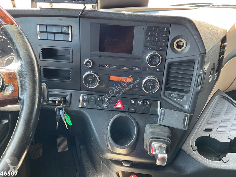 Vrachtwagen Mercedes 2543 20 Ton haakarmsysteem