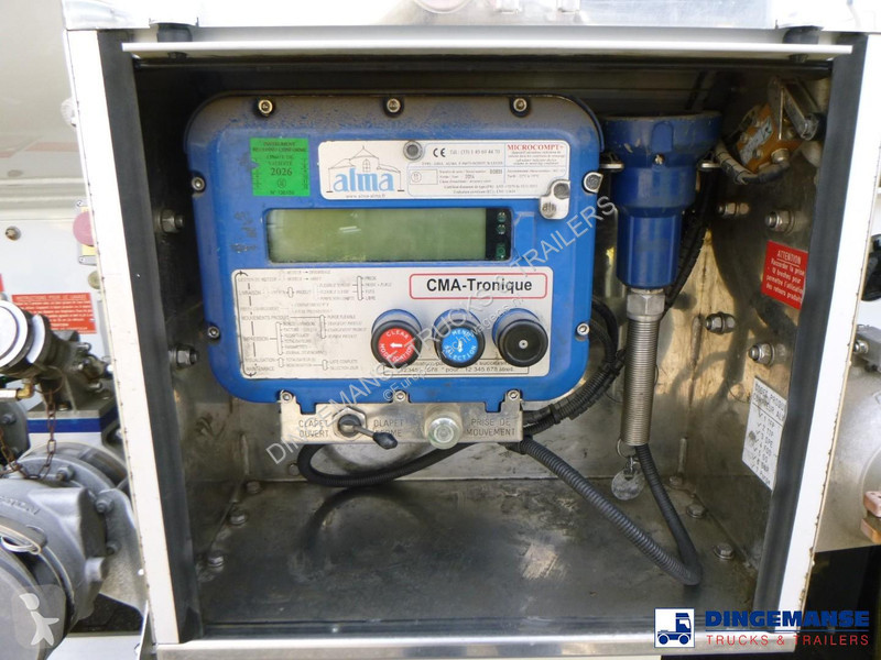 شاحنة Renault 270.19 4x2 fuel tank 13.7 m3 / 4...