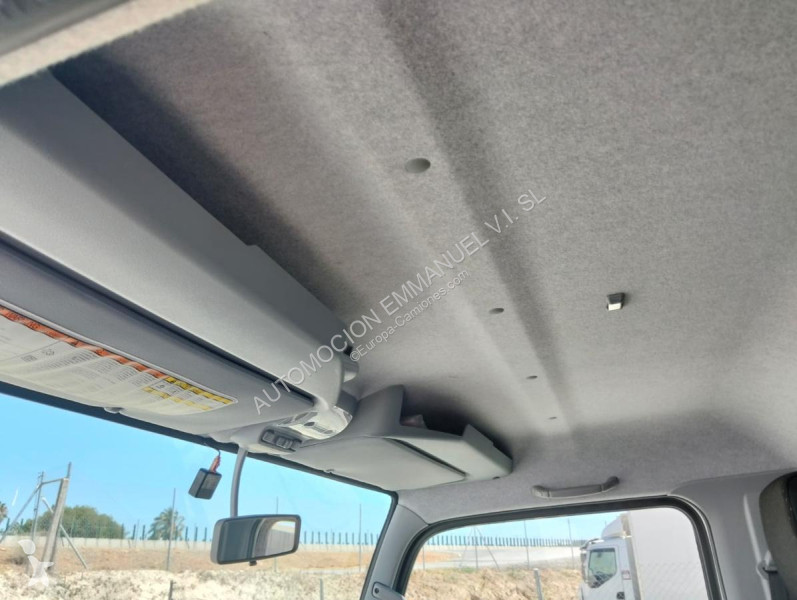 Ciężarówka Mitsubishi Fuso CANTER