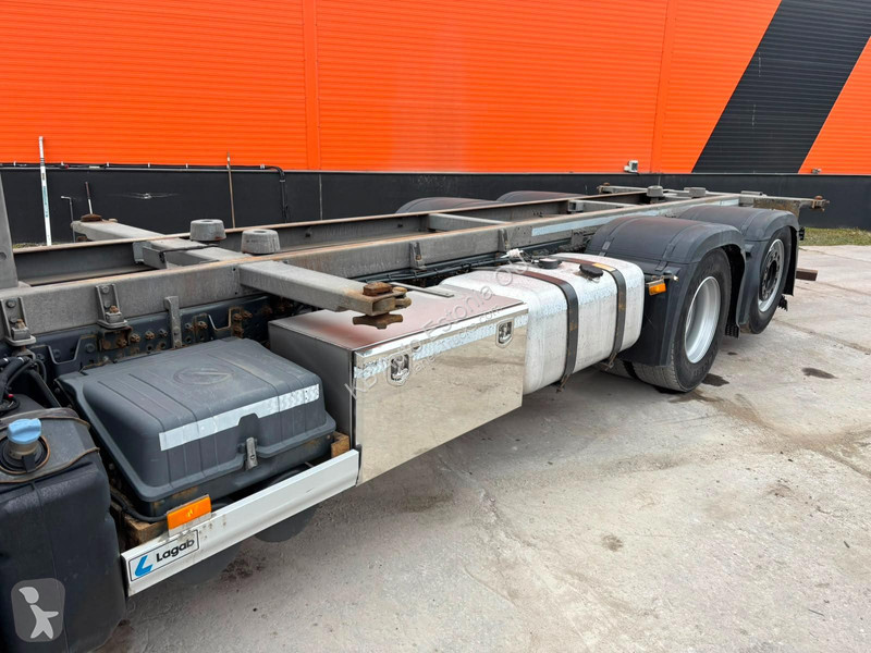 شاحنة Mercedes 2551 6x2 ADR / STREAMSPACE