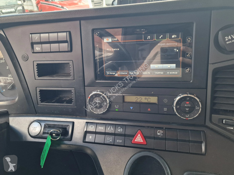 شاحنة Mercedes 1827 4x2 Box with sidedoors -...