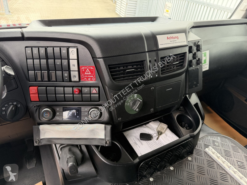 Kamion  AT380T45W 6x6 AT380T45W 6x6,...