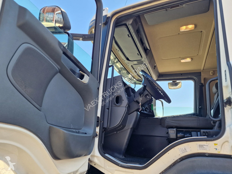 شاحنة Scania P400 8x4*4 - 2/3 deck livestock...