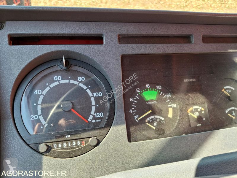 Камион Renault S135
