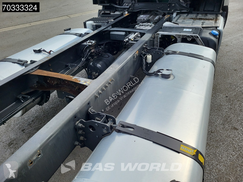 شاحنة Volvo 460  6X2 chassis Full Air...