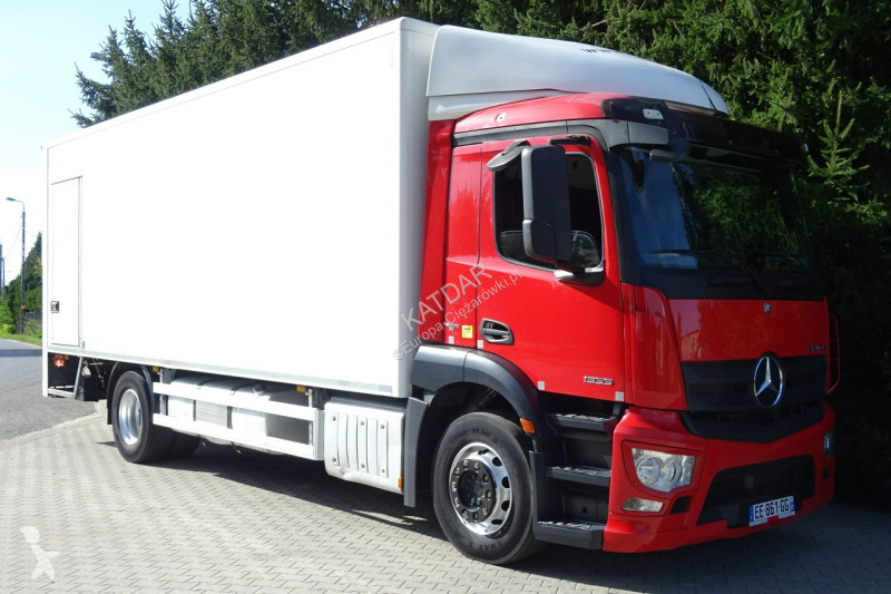 Kamion Mercedes 1833 Euro6 sypialna klima...