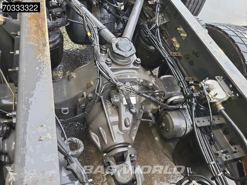 شاحنة Volvo 460  6X2 chassis Full Air...