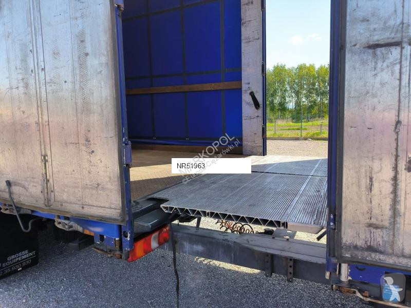 Vrachtwagen Mercedes TANDEM