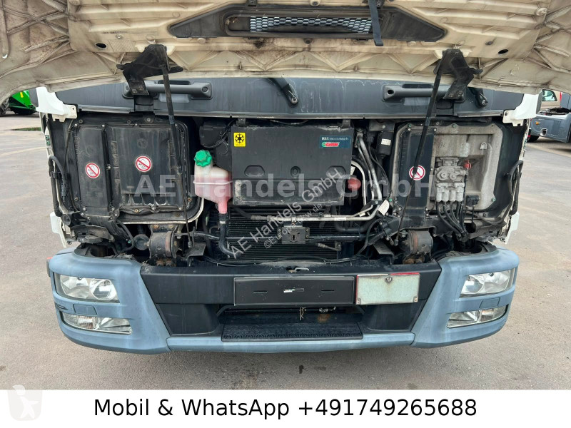 Vrachtwagen MAN 12.220 C BL...