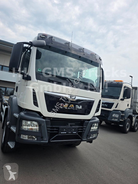 Camion MAN 33.470 / 6X4 / Hiab /33ton Chassis/...