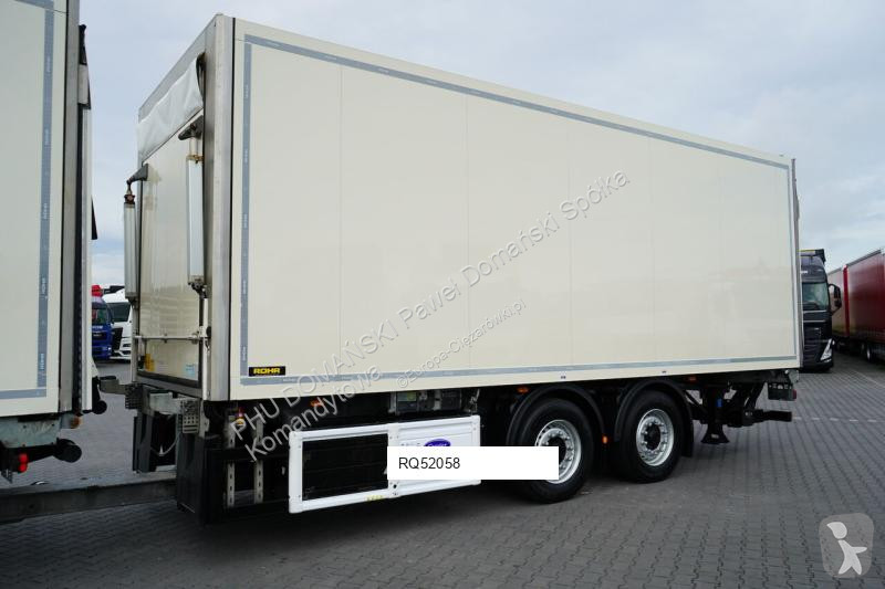 Vrachtwagen Mercedes / TANDEM