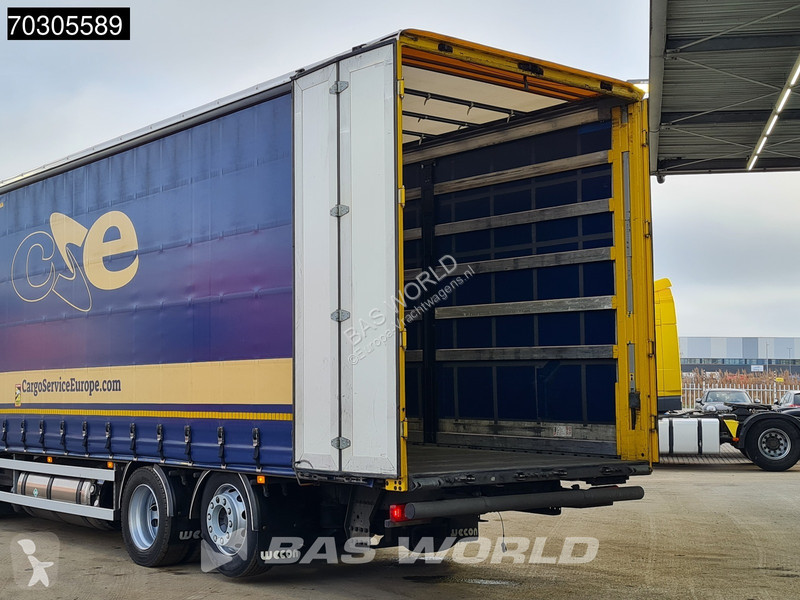 Camión Volvo 460 6X2 Curtainsider LNG Engine...