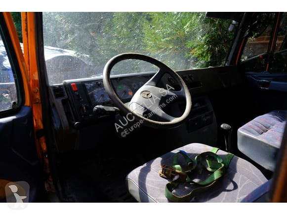 Vrachtwagen Mercedes 812 DE