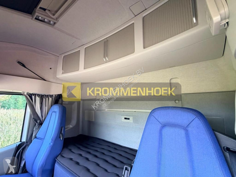 Трал Volvo FH 500 8x2 Machine transporter | New