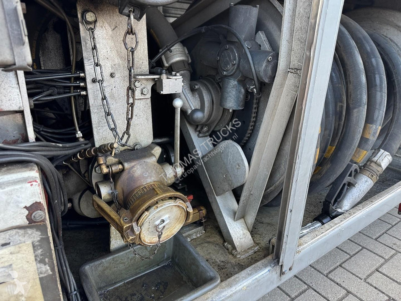 Vrachtwagen MAN 26.313, Fuel, 5 compartments,...