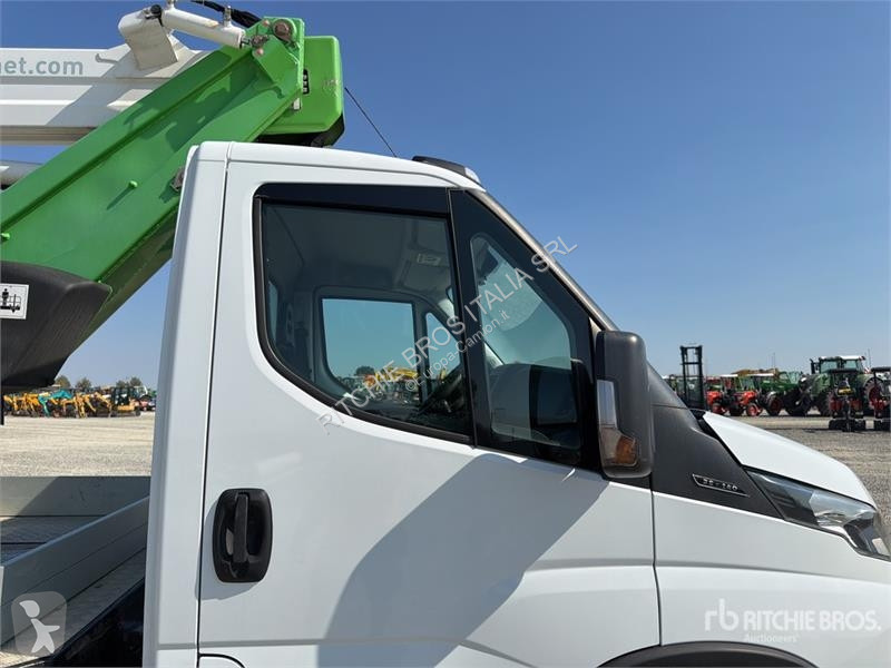 Camion Iveco 19-8,5 HQ 19 m on Iveco 35-140...