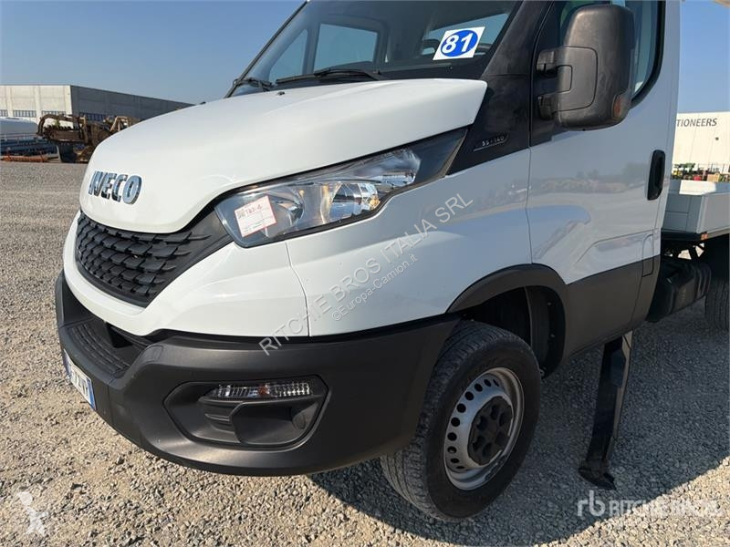 Camion Iveco 19-8,5 HQ 19 m on Iveco 35-140...