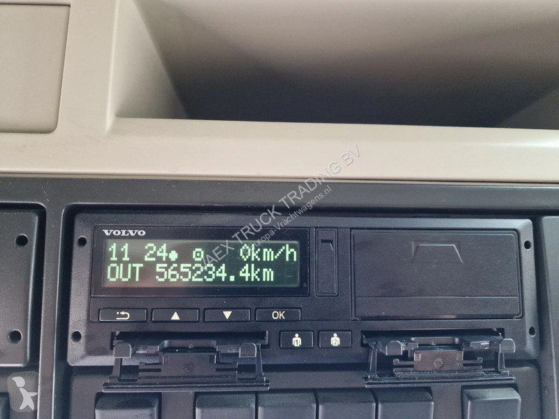 Camión Volvo 13540 6x2*4 - Platform with...