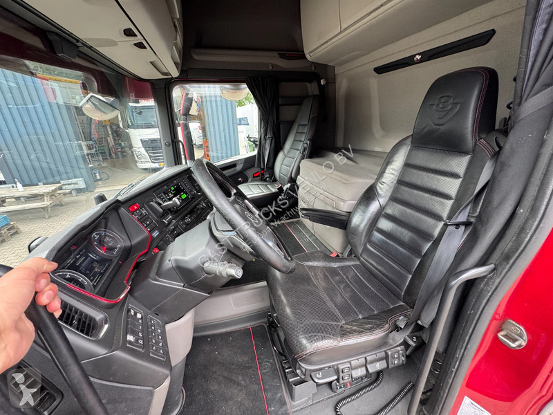 Camión Scania 580 V8 6x2 etarder Full Air WB 4.35